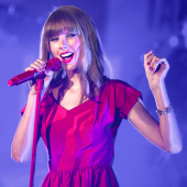 Image of Taylor Swift courtesy of  Featureflash / Shutterstock.com.